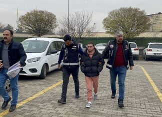 Bir sahte doktor daha! Ambulansla hasta naklederken yakalandı, doktor önlüğü ile gözaltına alındı