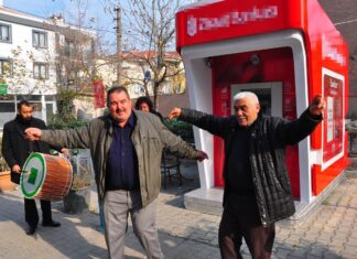 ATM sevinci göbek attırdı!