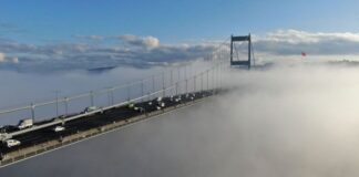 Sis, Boğazı trafiğe kapattırdı!