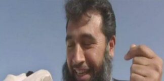 50’li Yaşlarındaki Pakistanlı Doktor 60. Çocuğunun Babası Oldu