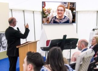 ‘Bir de rahmetliye’ soralım’ diye ölen kişilerin sanal versiyonuyla konuşma gerçek mi oluyor?