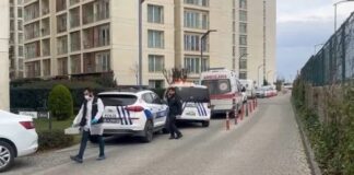 İstanbul Sancaktepe’de bir sitedeki dairede 3 çocuk ile babaları ölü bulundu.