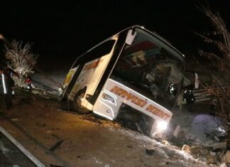 Kayseri’de otobüs kazası : 4 ölü; 3’ü ağır 24 yaralı