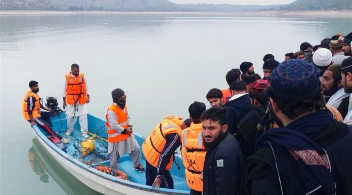 Pakistan: Bot alabora oldu,52 öğrenci hayatını kaybetti