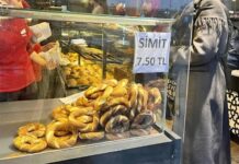 Resmi olarak yok ama tezgahta var! İstanbul’da simit gayriresmi zamlandı