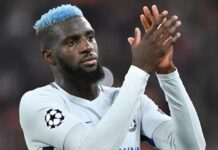 Futbol dünyası bunu da yaşadı: Oyuncu, imza için geldiği kulüp binasına girince vazgeçti!