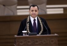 Anayasa Mahkemesi (AYM) başkanlığına Zühtü Arslan üçüncü kez yeniden seçildi.