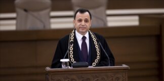 Anayasa Mahkemesi (AYM) başkanlığına Zühtü Arslan üçüncü kez yeniden seçildi.
