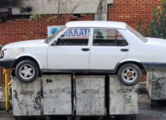 İstenmeyen park otomobilin çöpe atılmasıyla sonuçlandı!