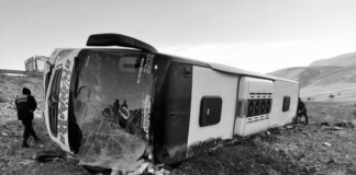 Diyarbakır – Bodrum otobüsü Afyonkarahisar’da devrildi, 8 kişi hayatını kaybetti.