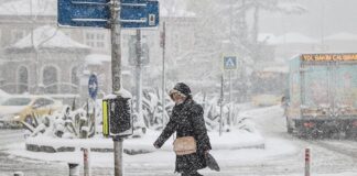 İBB: Kentte kar yağışı 18’de başlayacak; Zorunlu olmadıkça dışarı çıkmayın!