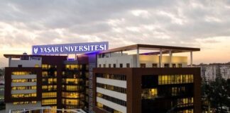 YÖK’ün almış olduğu karara rağmen İzmir’de Yaşar Üniversitesi eğitime devam kararı aldı.