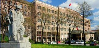 Ankara Üniversitesi Dil ve Tarih Coğrafya Fakültesi, yüz yüze eğitim yapılması çağrısında bulundu.