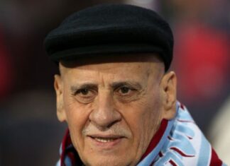 Ahmet Suat Özyazıcı hayatını kaybetti