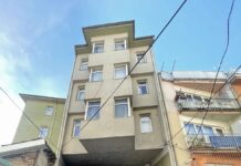 Bu da içinden sokak geçen apartman!