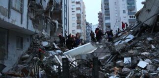 Adana’da, yıkılan binalarla ilgili 62 kişi için gözaltı kararı