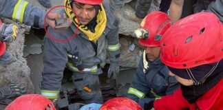 📽️Tam 100 saat sonra. Ayfer, kardeşiyle birlikte dinlemek istediği ‘Zeynep Bastık, Gül Beyaz Gül’ şarkısı eşliğinde enkazdan çıkarıldı