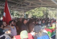 Dört kişilik aile depremde hayatını kaybetmişti. Cenaze törenindeki kutunun sırrı anlaşıldı