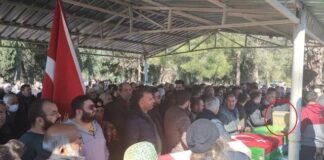 Dört kişilik aile depremde hayatını kaybetmişti. Cenaze törenindeki kutunun sırrı anlaşıldı