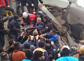 Prof. Dr. Zeki Hasgür, “Tarihe geçecek büyük depremlerden birini yaşadık” ” Bölgedeki hareketlenme ve etkileşim devam edecek.”