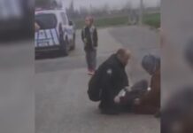 Polisle beraber boşandığı kocasının evine çocuklarını görmeye gitti; öldürüldü!