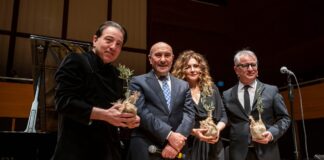 📽️ Fazıl Say ile Serenad Bağcan deprem dayanışması için İzmir’de sahne aldı