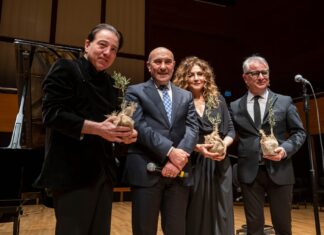 📽️ Fazıl Say ile Serenad Bağcan deprem dayanışması için İzmir’de sahne aldı