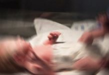 Utanç…16 yaşındaki kız çocuğu karın ağrısıyla hastaneye gitti, doğum yaptı!