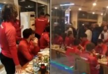 ⚽📽️Tekme, tokat ve sandalye… Taraftarlar, restoranı basıp futbolculara saldırdı!