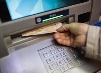 Emekliler ve EYT’liler aylıklarını ve bayram ikramiyelerini bugünden itibaren almaya başlayacak.
