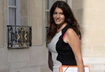 Kadın Bakanın çıplak poz verdiği derginin satışları ‘patladı’!