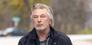 Amerikalı aktör Alec Baldwin’e yöneltilen taksirle öldürme suçlaması düşürüldü.