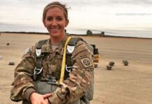 ABD ordusunda erkek askerleri zorla öpen kadın komutan hakkında soruşturma başlatıldı.