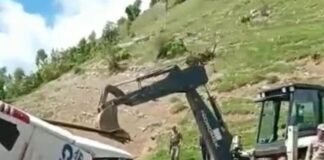 MSB: Şırnak’ta meydana gelen araç kazasında 2 asker şehit oldu, 4 asker yaralandı.