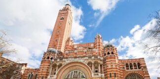 3. Charles’ın taç giyme töreninde monarşi tarihinde ilk kez kadın rahipler de görev yapacak.