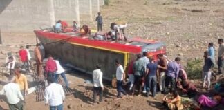 Hindistan’da feci kaza: Otobüs köprüden düştü, 23 ölü, 25 yaralı!