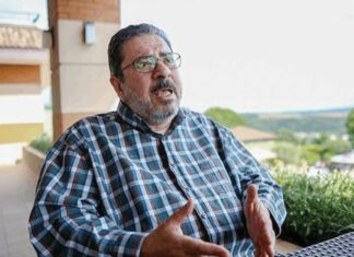 Gazeteci Yazar Engin Ardıç hayatını kaybetti