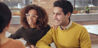 Ortak banka hesapları olan çiftlerin beraberlikleri daha uzun sürüyor!