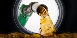 Benzin ve motorine yarın büyük zam geliyor