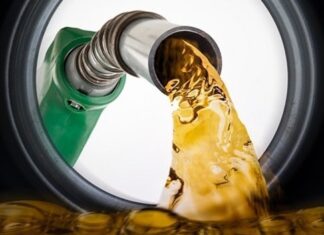 Benzin ve motorine yarın büyük zam geliyor