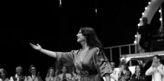 Söyleşi ; DEMET BOZKURT: ‘GÜZEL GÜNLER İÇİN İNCELİKLER GEREKİYOR’