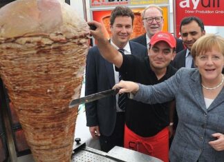 📽️Almanya’da aşırı sağ kafayı Türk döneri ve kebabına taktı!