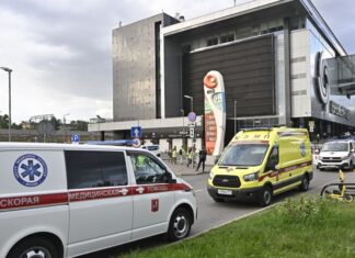 Moskova’da bir alışveriş merkezinde sıcak su borusu patladı, ilk belirlemelere 4 kişi öldü ! Mahsur kalanlar var.