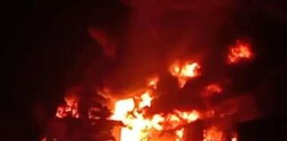 📽️ Hindistan’da kaza yapan yolcu otobüsünün alev alması sonucu 25 kişi hayatını kaybetti.