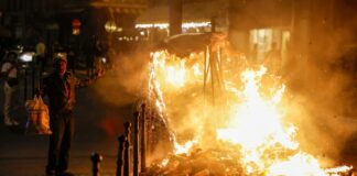 📽️ Fransa ateş topu; Zırhlı araçlar müdahale ediyor!