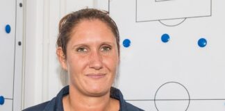 İngiltere”de ilk kez bir kadın, futbol takımı teknik direktörlüğüne getirildi