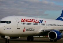 AnadoluJet kurulan yeni bir şirkete devredildi; ismi AJet oldu.