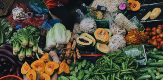 Brüksel’deki süpermarketlere satamadıkları gıdaları bağışlama mecburiyeti geliyor