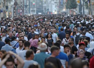 TÜİK: 2022’de Türkiye´ye 494 bin 52 kişi geldi, yurt dışına 466 bin 914 kişi göç etti