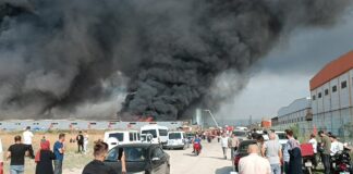 Bursa İnegöl’de tek çatı altındaki 6 fabrikada yangın!